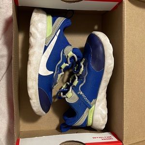 Nike toddler shoes, no laces